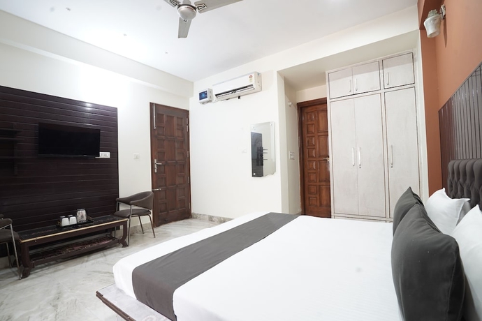 Imagen de la habitación del Hotel Raj Mahal, Gurugram. Foto 3