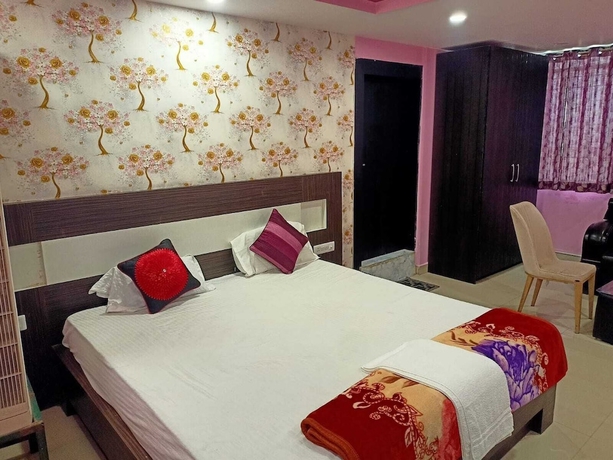 Imagen de la habitación del Hotel Raj Mahal Rooms and Banquet Hall. Foto 9