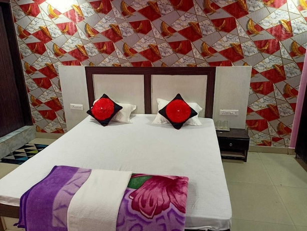 Imagen de la habitación del Hotel Raj Mahal Rooms and Banquet Hall. Foto 13