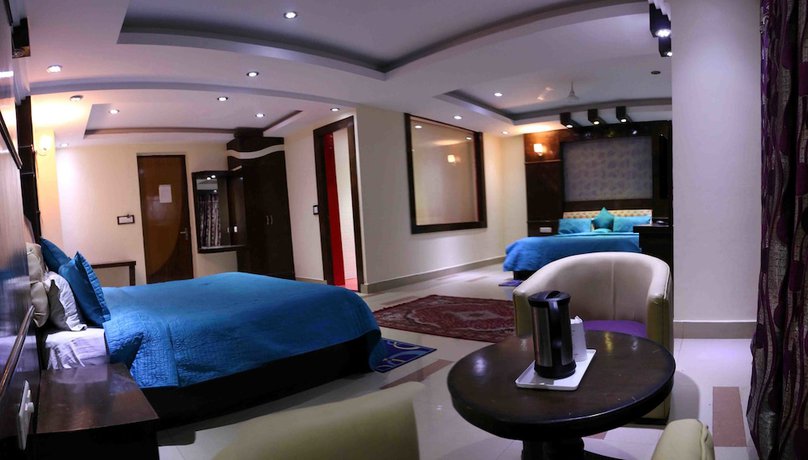 Imagen de la habitación del Hotel Raj Mandir. Foto 14