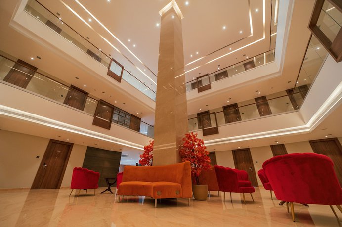 Imagen de los interiores del Hotel Raj Meridian. Foto 12