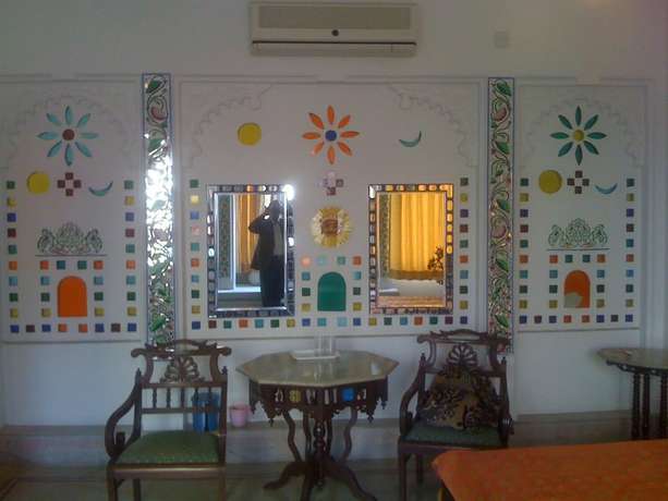 Imagen del bar/restaurante del Hotel Raj Niwas. Foto 6
