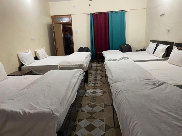 Imagen de la habitación del Hotel Raj Palace, Badrinath. Foto 7
