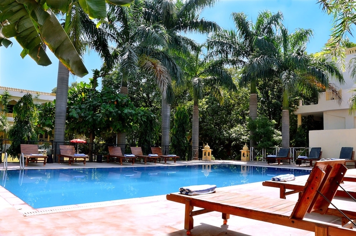 Imagen de la piscina del Hotel Raj Palace Resort. Foto 19