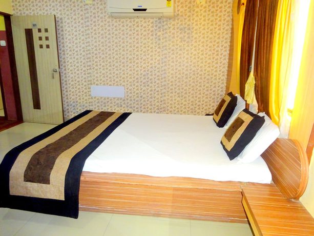 Imagen de la habitación del Hotel Raj Palace by Sky Stays. Foto 6