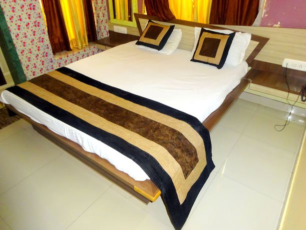 Imagen de la habitación del Hotel Raj Palace by Sky Stays. Foto 12