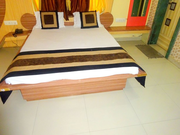 Imagen de la habitación del Hotel Raj Palace by Sky Stays. Foto 17