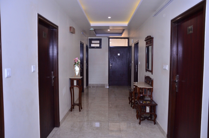 Imagen de los interiores del Hotel Raj Regency. Foto 18