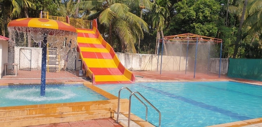 Imagen de la piscina del Hotel Raj Resort. Foto 17