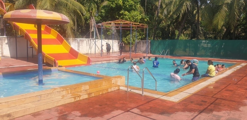 Imagen de la piscina del Hotel Raj Resort. Foto 18