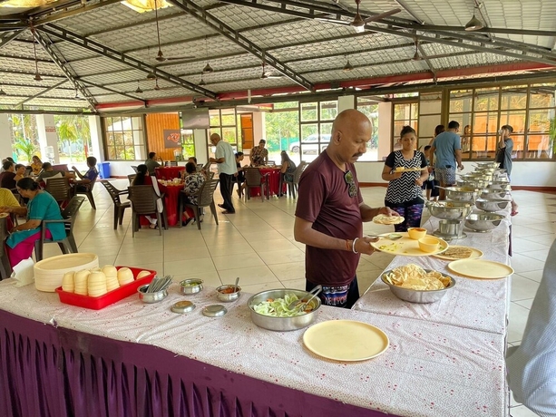 Imagen del bar/restaurante del Hotel Raj Resort. Foto 9