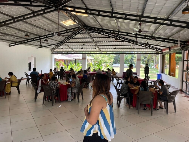 Imagen del bar/restaurante del Hotel Raj Resort. Foto 10