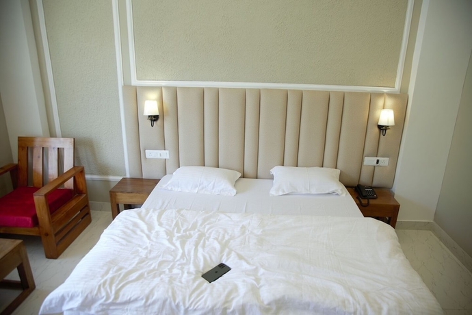 Imagen de la habitación del Hotel Raja Jis. Foto 4