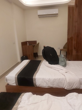 Imagen de la habitación del Hotel Rajani. Foto 13