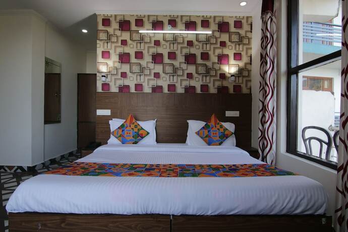 Imagen de la habitación del Hotel Raja's Palace. Foto 18