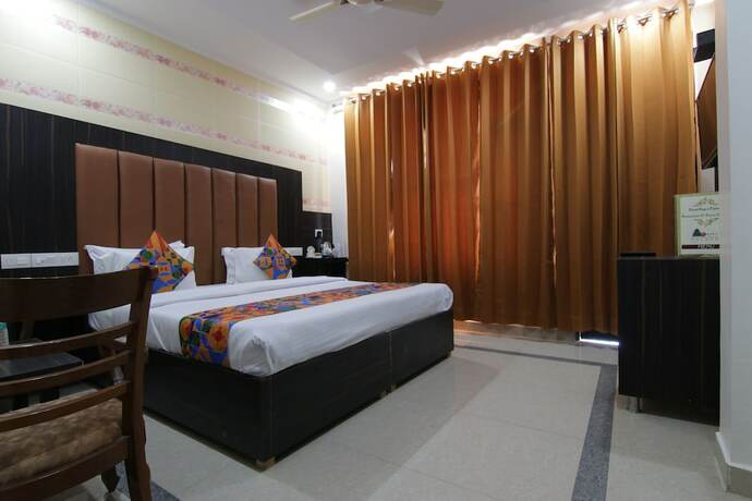 Imagen de la habitación del Hotel Raja's Palace. Foto 26