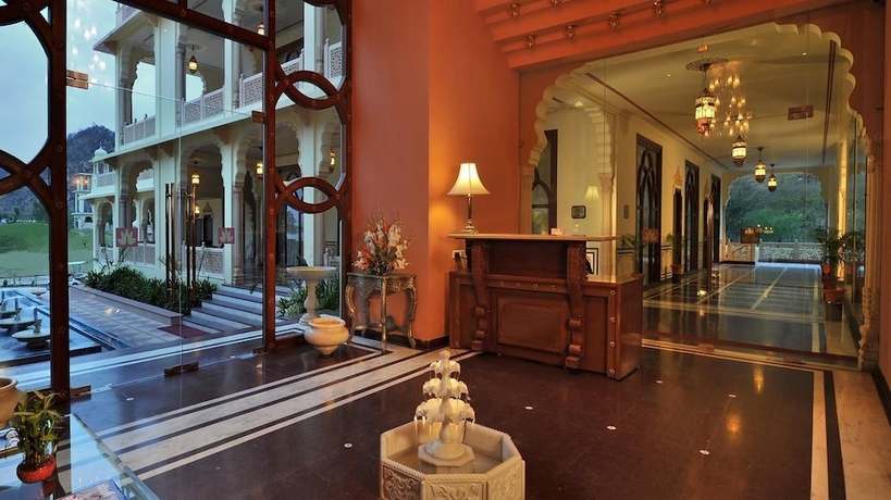 Imagen de los interiores del Hotel Rajasthali Resort and Spa. Foto 16