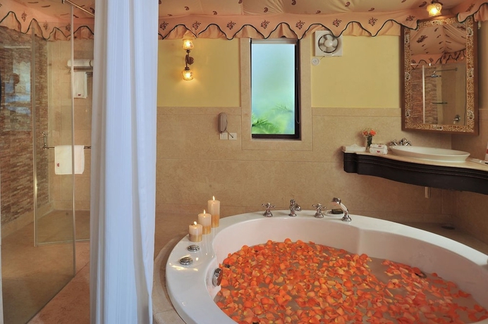 Imagen de la habitación del Hotel Rajasthali Resort and Spa. Foto 15