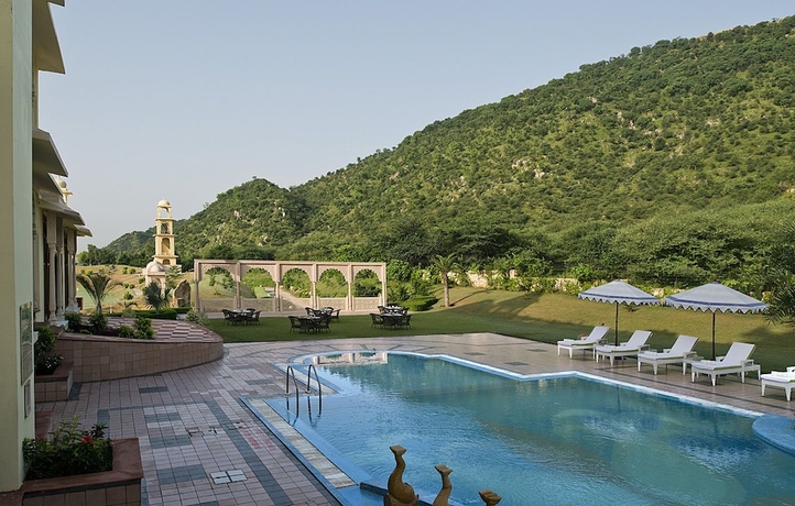 Imagen de la piscina del Hotel Rajasthali Resort and Spa. Foto 18