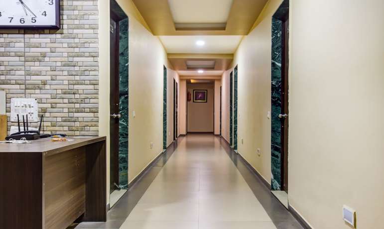 Imagen de los interiores del Hotel Rajdeep Inn. Foto 17