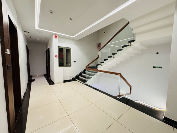 Imagen de los interiores del Hotel Rajdev INN. Foto 9