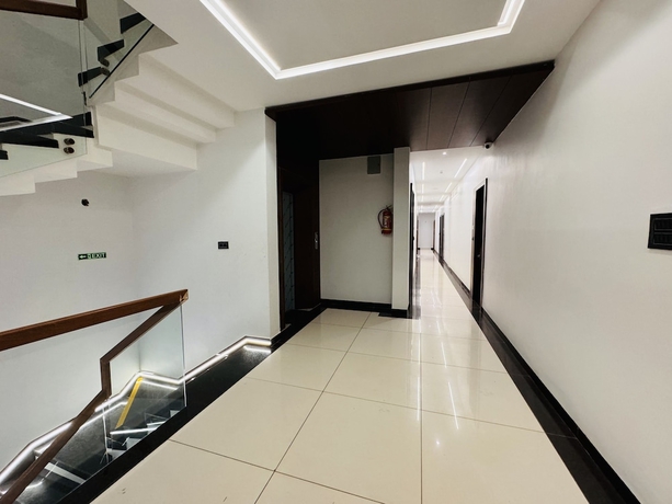 Imagen de los interiores del Hotel Rajdev INN. Foto 10