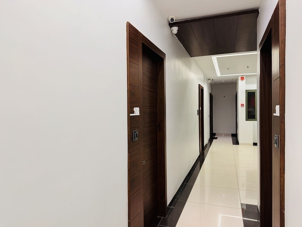 Imagen de los interiores del Hotel Rajdev INN. Foto 13