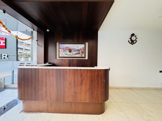 Imagen de los interiores del Hotel Rajdev INN. Foto 14