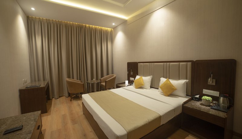 Imagen de la habitación del Hotel Rajhans Abhinandan. Foto 6
