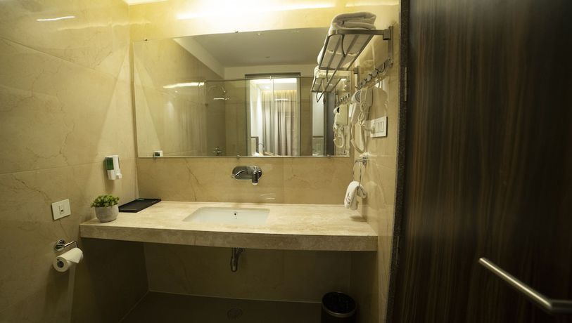 Imagen de la habitación del Hotel Rajhans Abhinandan. Foto 9