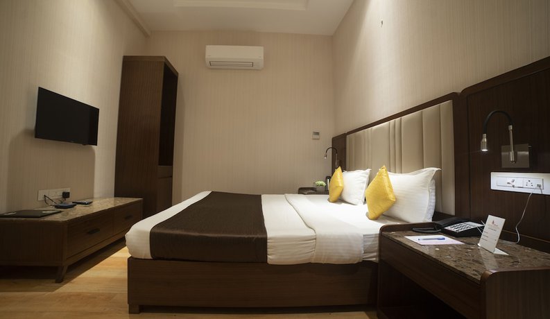Imagen de la habitación del Hotel Rajhans Abhinandan. Foto 11