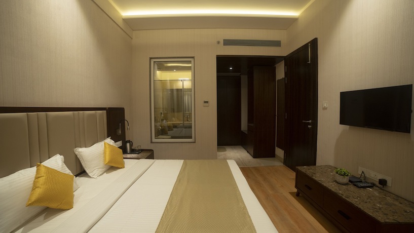 Imagen de la habitación del Hotel Rajhans Abhinandan. Foto 15