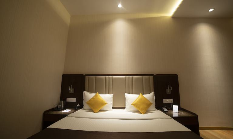 Imagen de la habitación del Hotel Rajhans Abhinandan. Foto 19