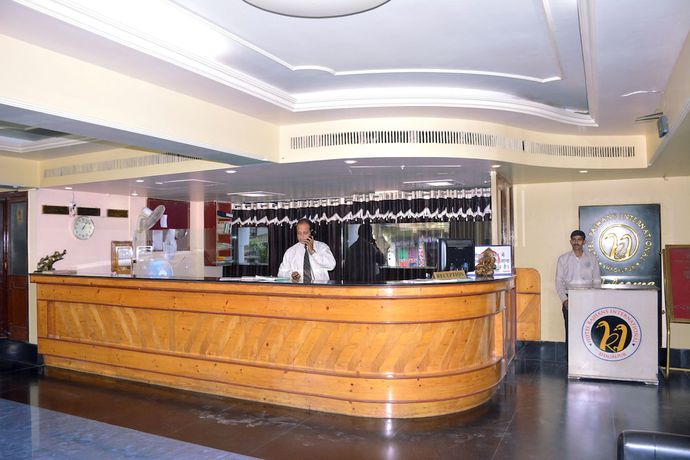 Imagen de los interiores del Hotel Rajhans International. Foto 17