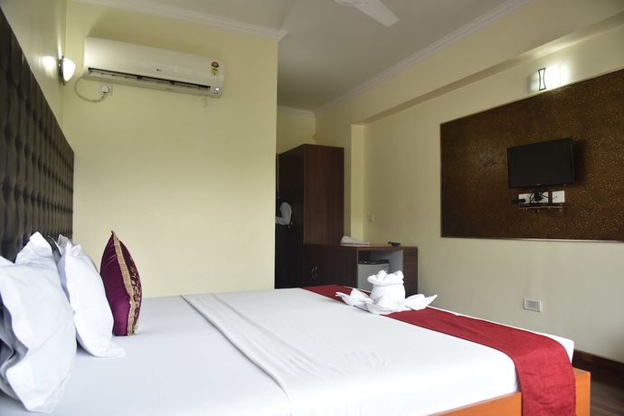 Imagen de la habitación del Hotel Rajhans International. Foto 12