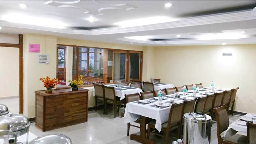 Imagen del bar/restaurante del Hotel Rajhans Manali. Foto 4