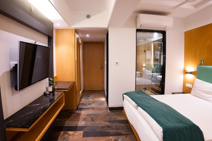Imagen de la habitación del Hotel Rajhans Regency. Foto 2