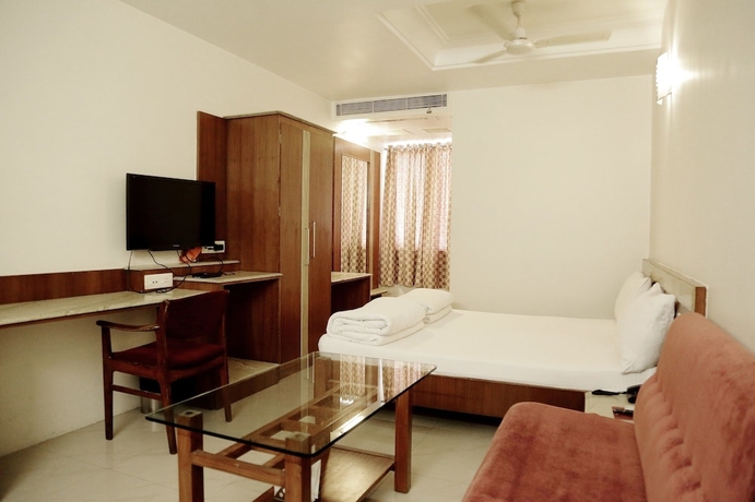 Imagen de la habitación del Hotel Rajhans Regency. Foto 3
