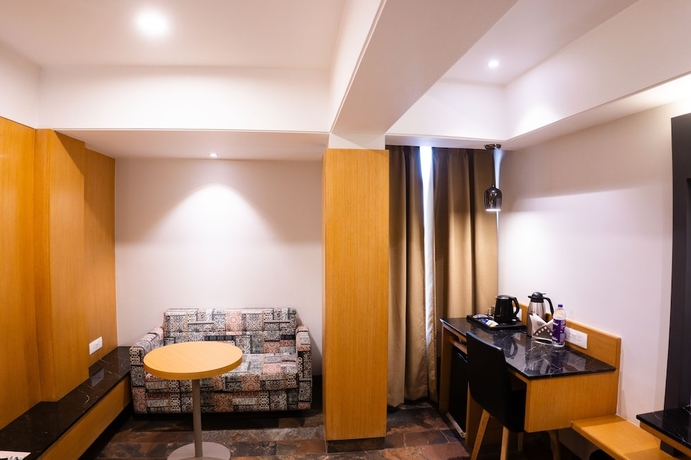 Imagen de la habitación del Hotel Rajhans Regency. Foto 16