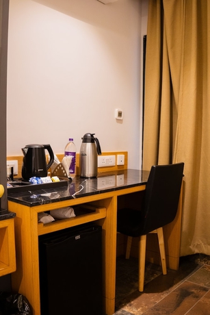 Imagen de la habitación del Hotel Rajhans Regency. Foto 17