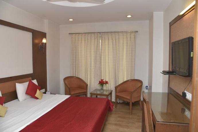 Imagen de la habitación del Hotel Rajhans Regent. Foto 8