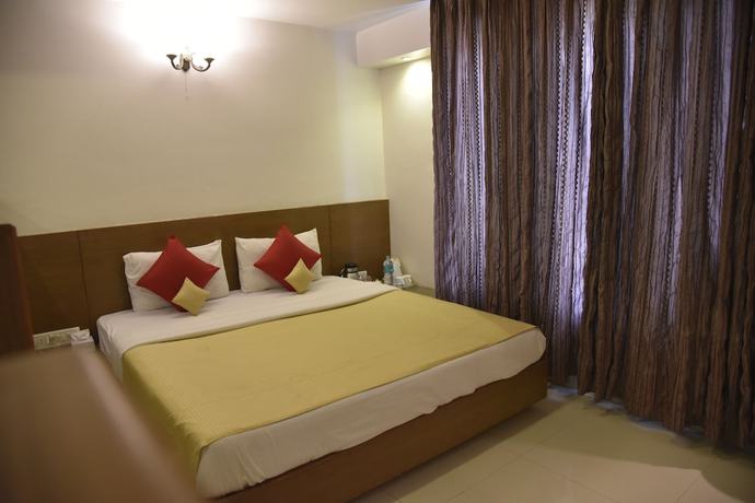 Imagen de la habitación del Hotel Rajhans Regent. Foto 9