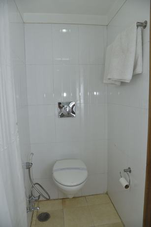Imagen de la habitación del Hotel Rajhans Regent. Foto 11