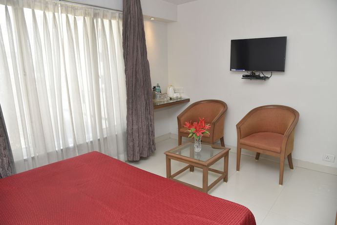 Imagen de la habitación del Hotel Rajhans Regent. Foto 17