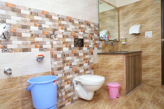 Imagen de la habitación del Hotel Rajmahal Roorkee. Foto 10