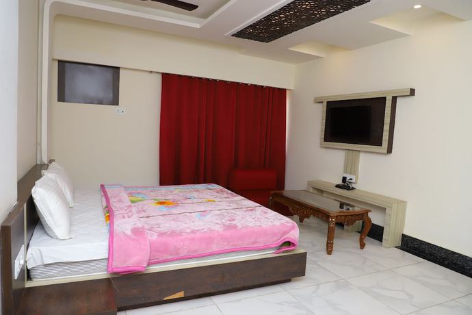 Imagen de la habitación del Hotel Rajmahal Roorkee. Foto 13