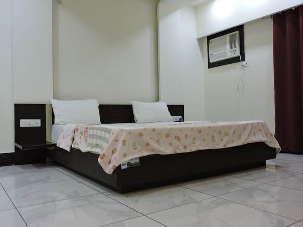 Imagen de la habitación del Hotel Rajmahal Roorkee. Foto 15