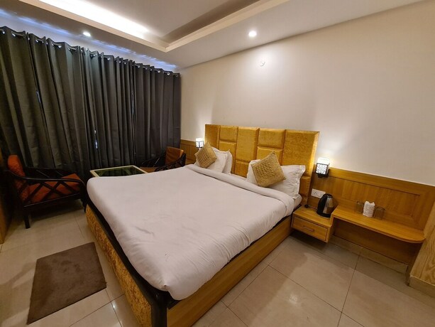 Imagen de la habitación del Hotel Rajpur Heights. Foto 17