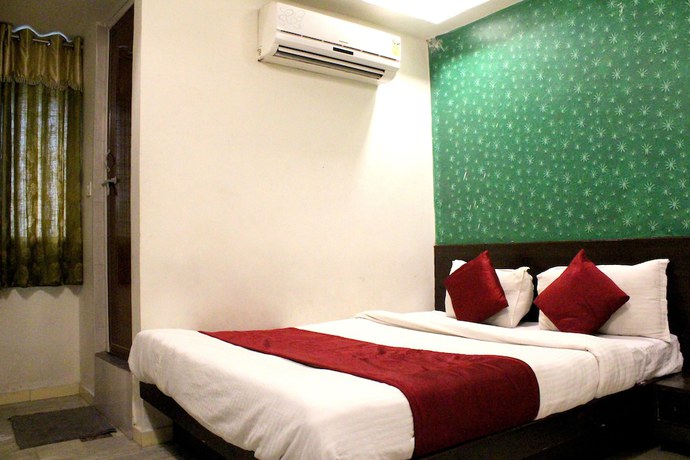 Imagen de la habitación del Hotel Rajshree, Navrangpura. Foto 4