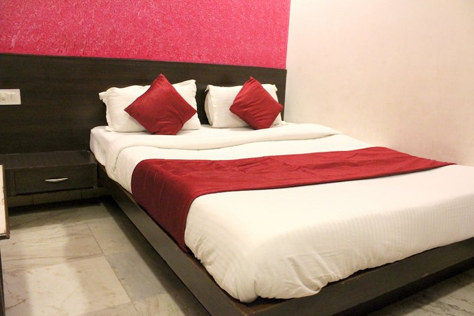 Imagen de la habitación del Hotel Rajshree, Navrangpura. Foto 6